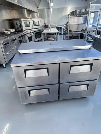 Superb Condition – True TSSU-48-12D-4 – 48″ Four-Drawer Sandwich/Salad Prep Table – 12-Pan Refrigerated Top – 115V – Fully Tested & Operational!