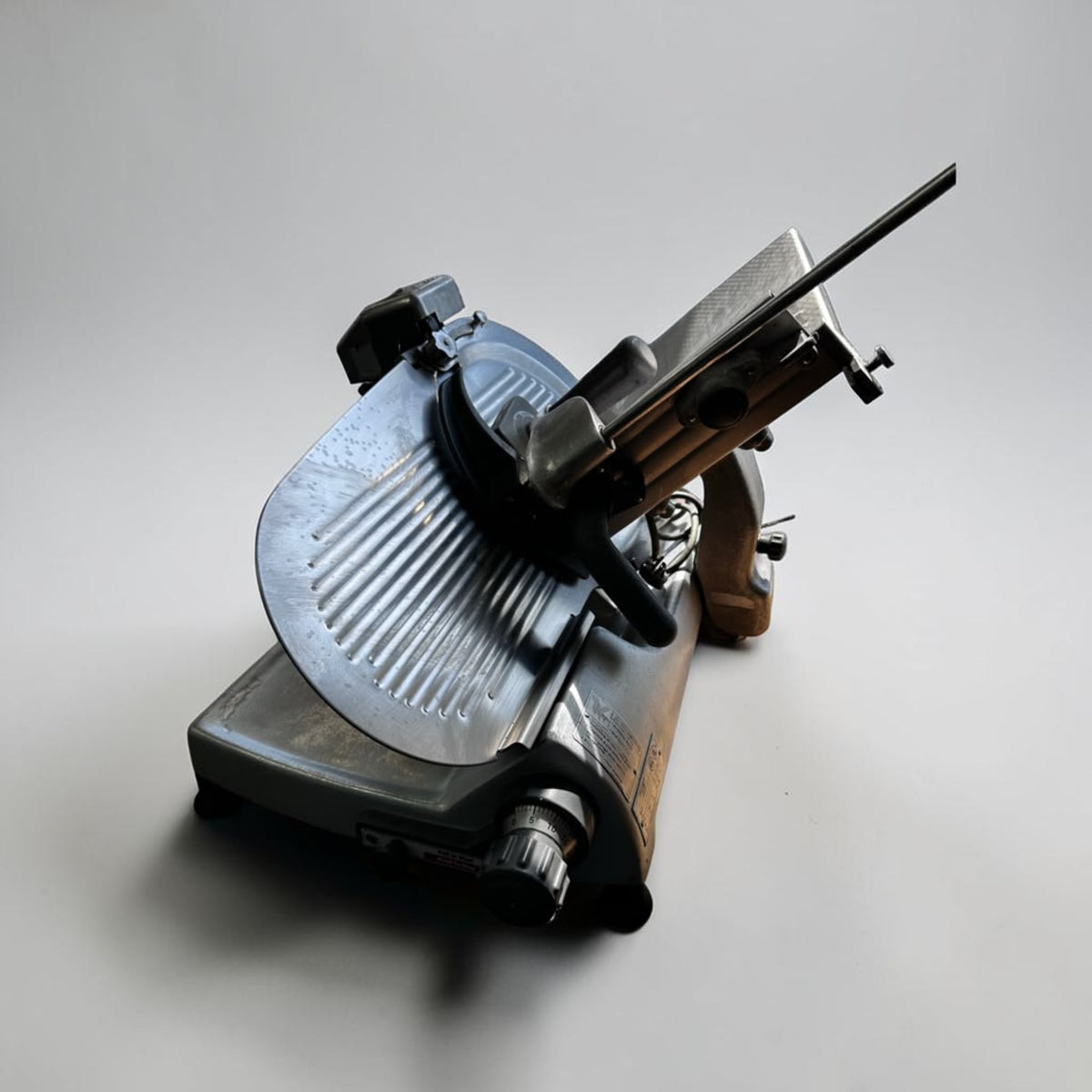 Remarkable Condition – Hobart 2812PS – Commercial Manual Meat & Deli Slicer with Integrated Portion Scale – 1/2 HP – 120V – NSF & UL Listed – Fully Tested & Operational!