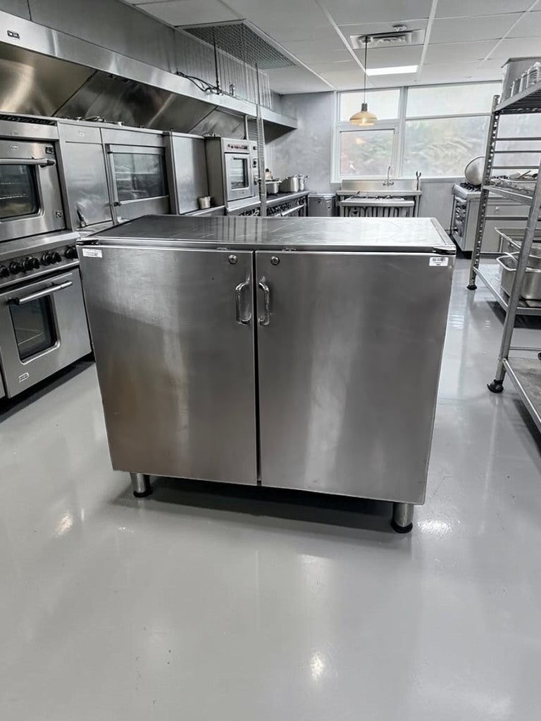 Well-Maintained Condition – Commercial Stainless Steel Storage Cabinet – 48" Wide – Dual Locking Swing Doors – Heavy-Duty Worktop – Fully Inspected & Ready for Use!