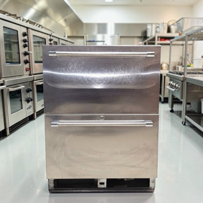 Optimal Condition – Commercial Undercounter Refrigerator – Two-Drawer Configuration – Stainless Steel – Space-Saving Design – Fully Tested & Operational!