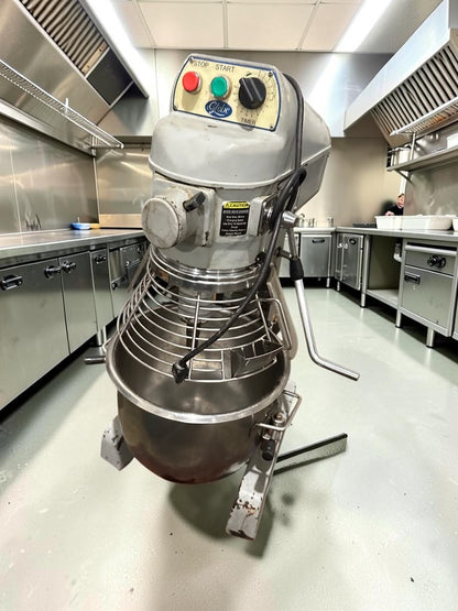 Top-Tier Condition – Globe SP20 – Commercial 20-Quart Planetary Mixer – 1/2 HP – Stainless Steel Bowl – NSF – 110V – Fully Tested & Operational!
