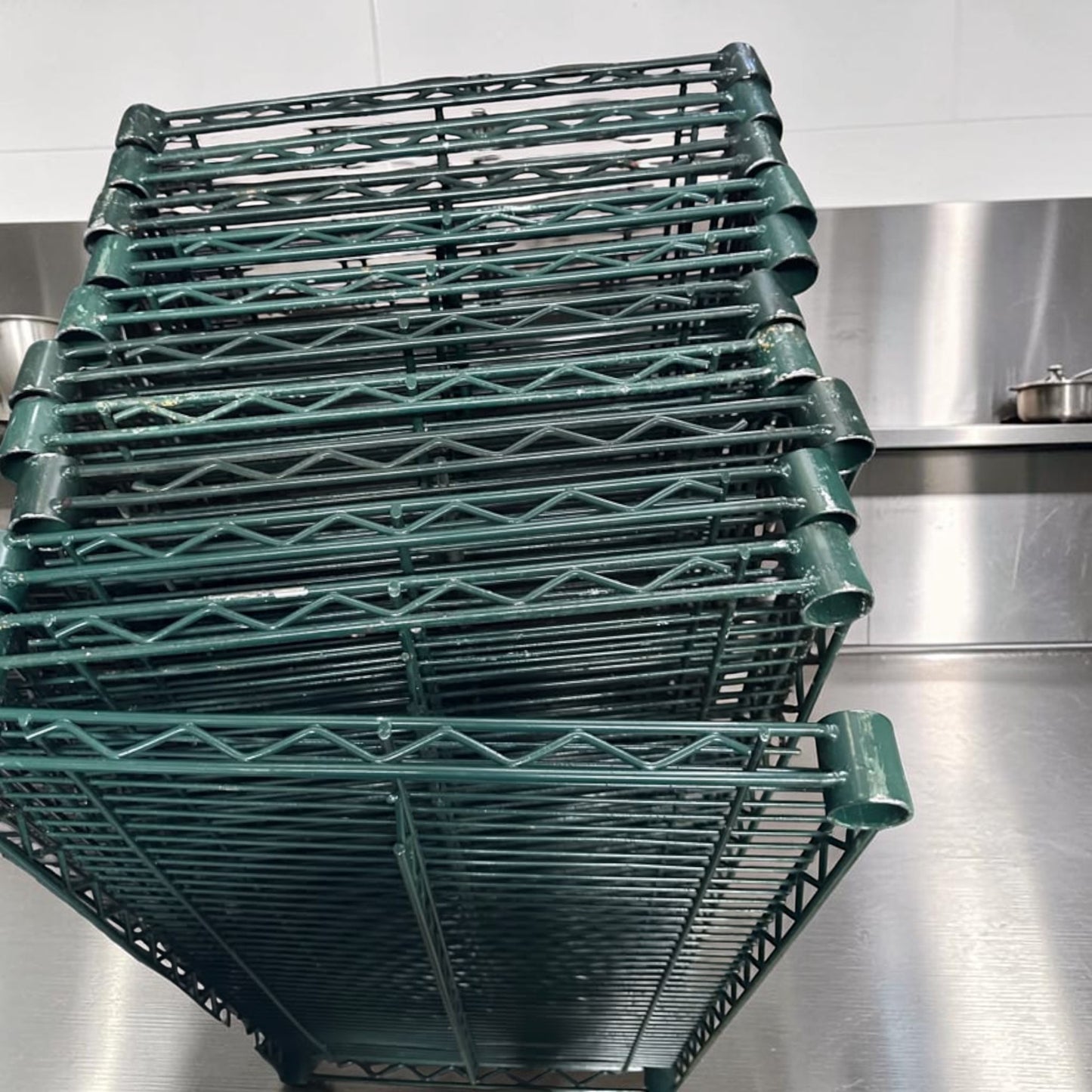 High-Quality Condition – 18″ × 42″ Commercial Green Epoxy Wire Shelf – Heavy-Duty Storage Shelf – NSF-Style Design – Excellent for Walk-In Coolers!