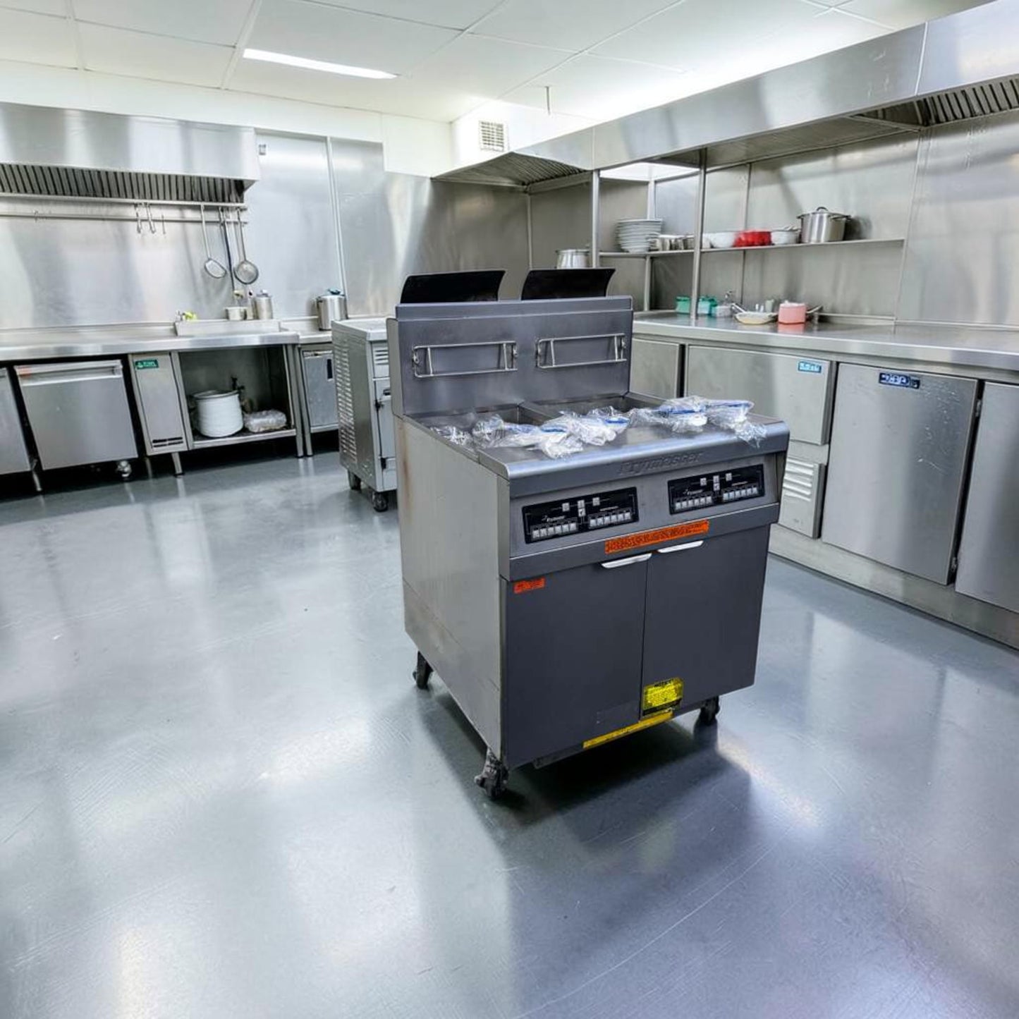 Prime Condition – Frymaster FPP245 – Commercial Gas Fryer Battery – Split Pots Design – Built-In Filtration System – Fully Tested & Operational!