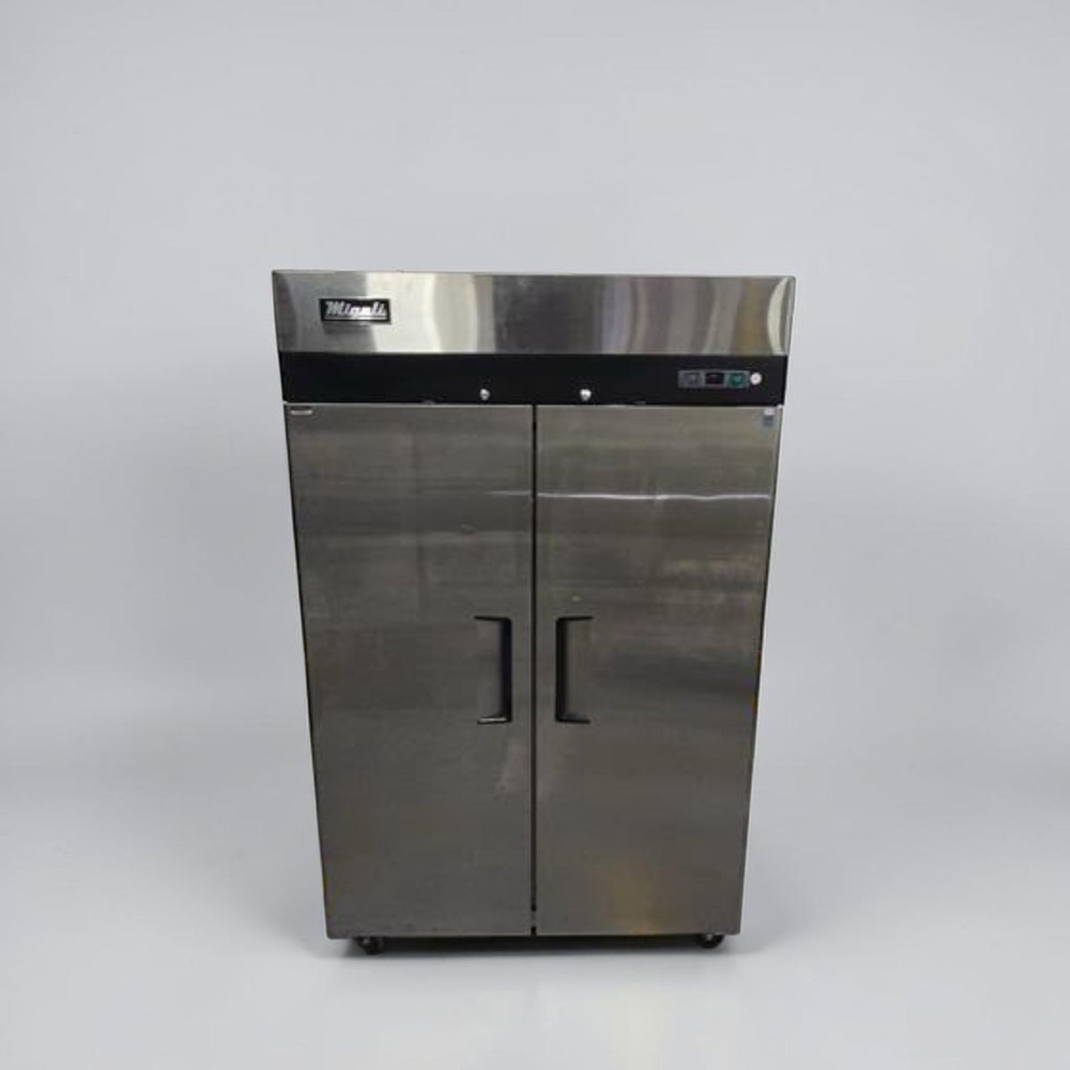 Optimal Condition – Migali C-2R-HC – 49 Cu. Ft. Commercial Two-Door Reach-In Refrigerator – Stainless Steel – R290 – 115V – Casters – Fully Tested & Operational!