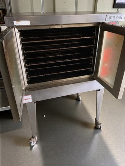 Excellent Condition – Vulcan VC4GD-2 – Commercial Gas Convection Oven – Single Deck – Solid State Controls – 50,000 BTU – UL Listed – Fully Tested & Operational!